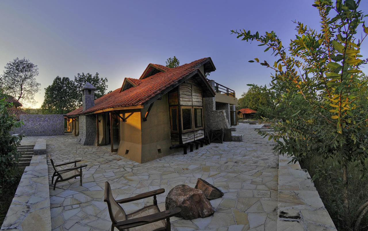 Kanha Earth Lodge Mandlā Dış mekan fotoğraf